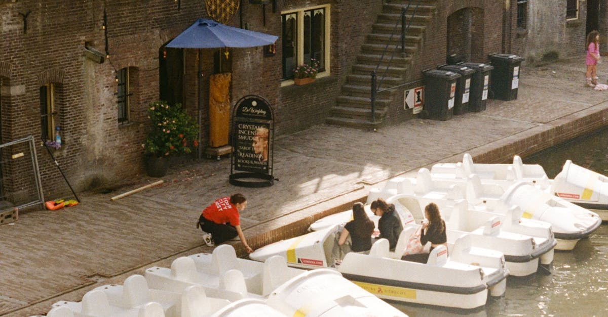 Social Connectivity in Remote Dutch Learning Environments